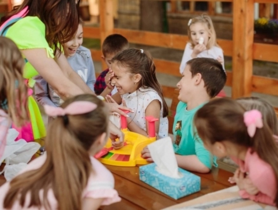 Lancement par les Médiateurs et Ombudsmans francophones d’une plateforme de cours en ligne sur les droits des enfants